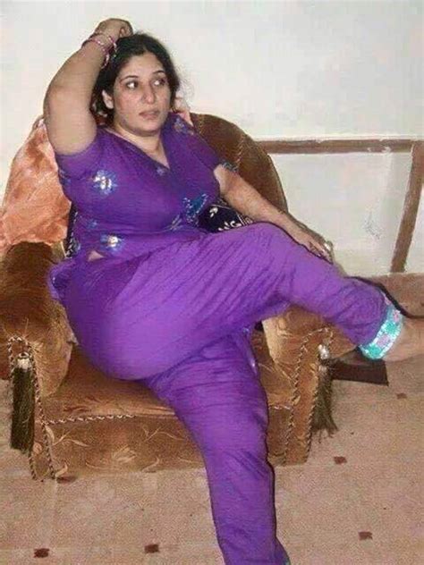 bhabhi ki chut pic|Bhabhi Ki Mast Gand or chut : 5 Nude Pics 